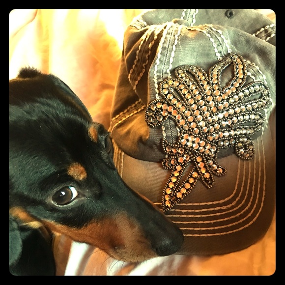 Olive & Pique Accessories - Olive & Pique Fleur de Lis hat